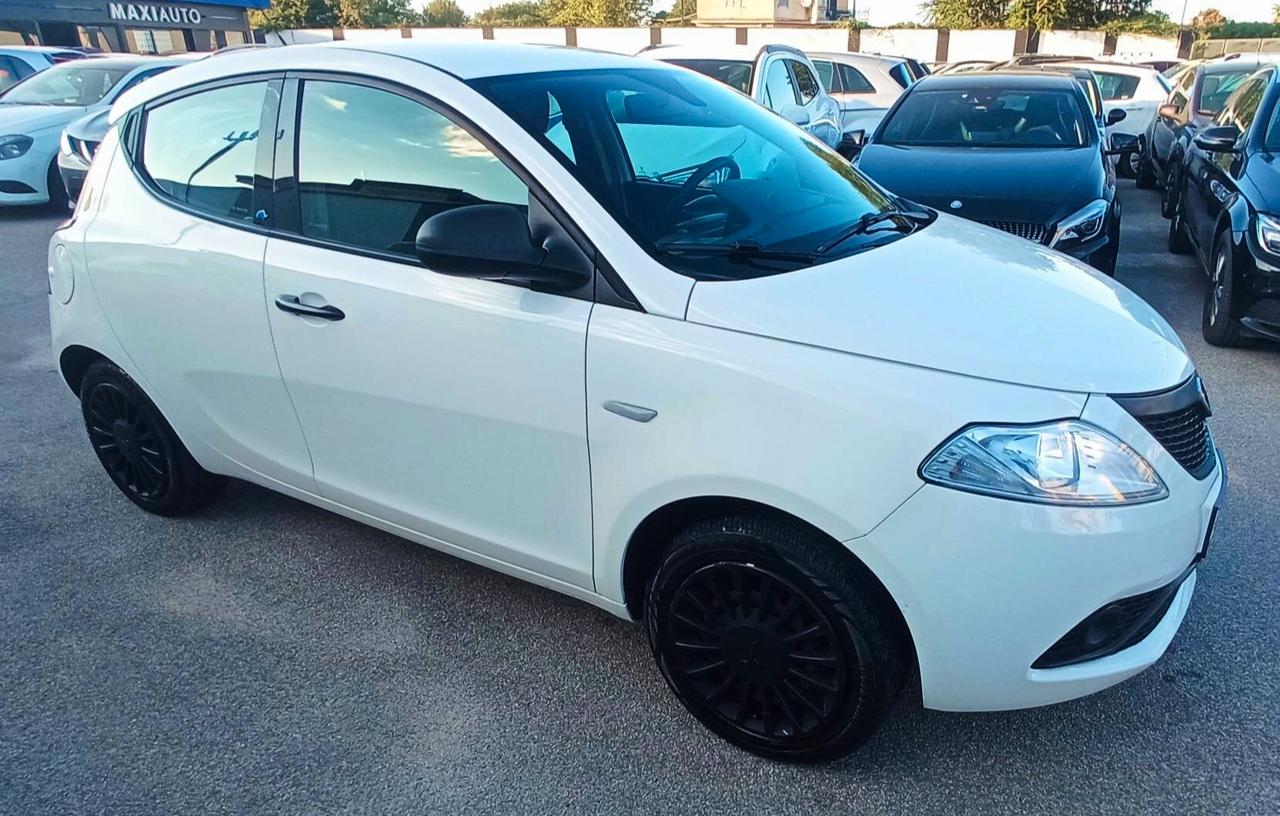 Lancia Ypsilon GPL SENZA BUSTA PAGA