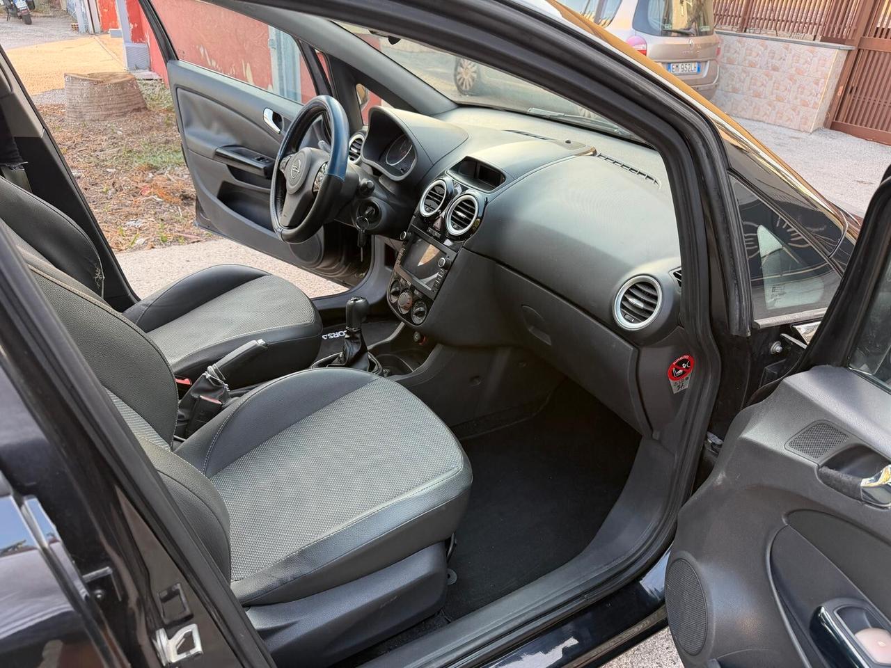 Opel Corsa 1.2 5 porte Club