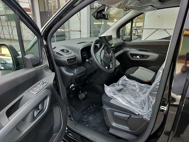 Citroen Berlingo BlueHDi 130 EAT8 Combi Plus KM Ø