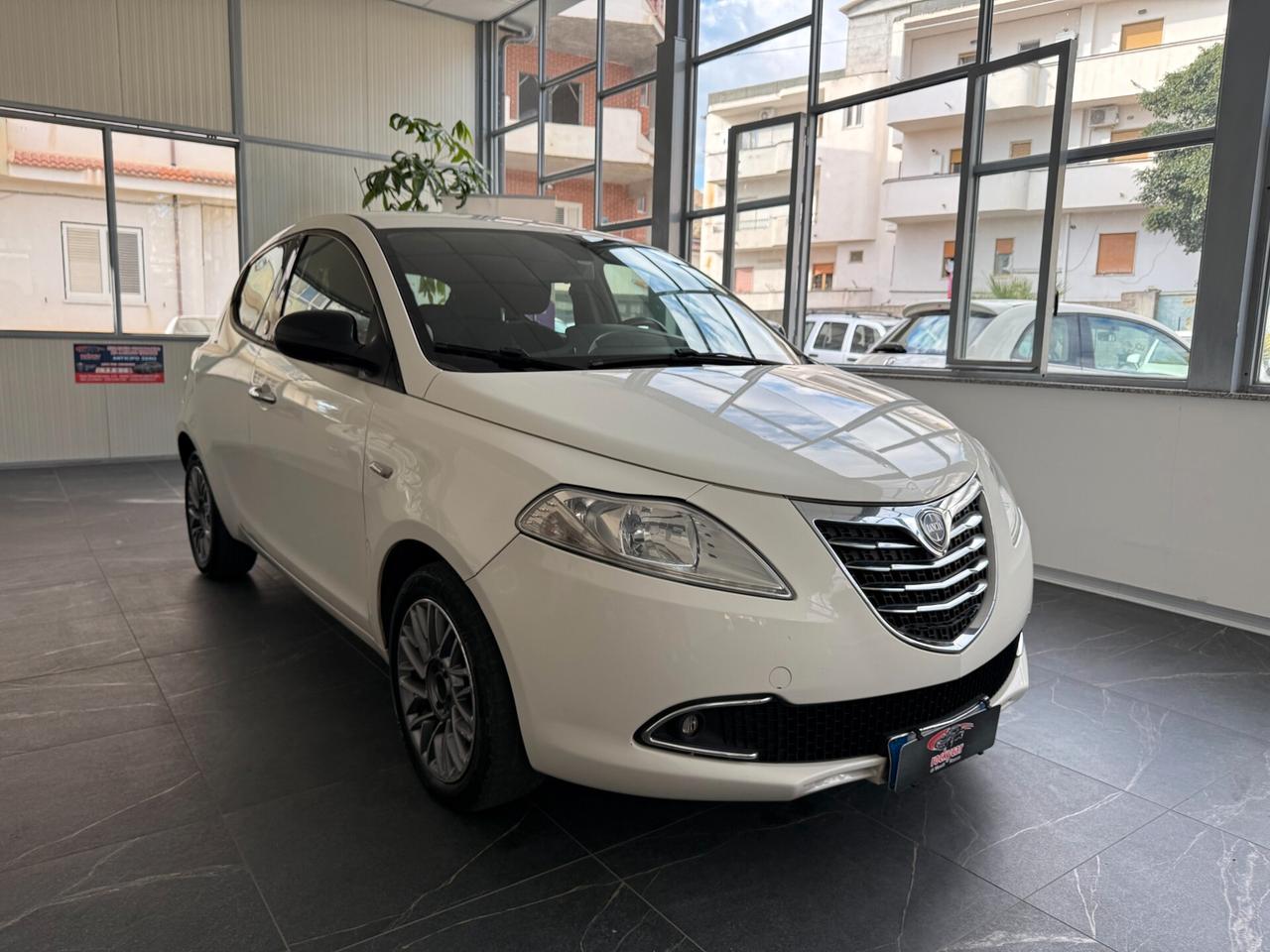 Lancia Ypsilon 1.2 69 CV 5 porte GPL Ecochic Gold