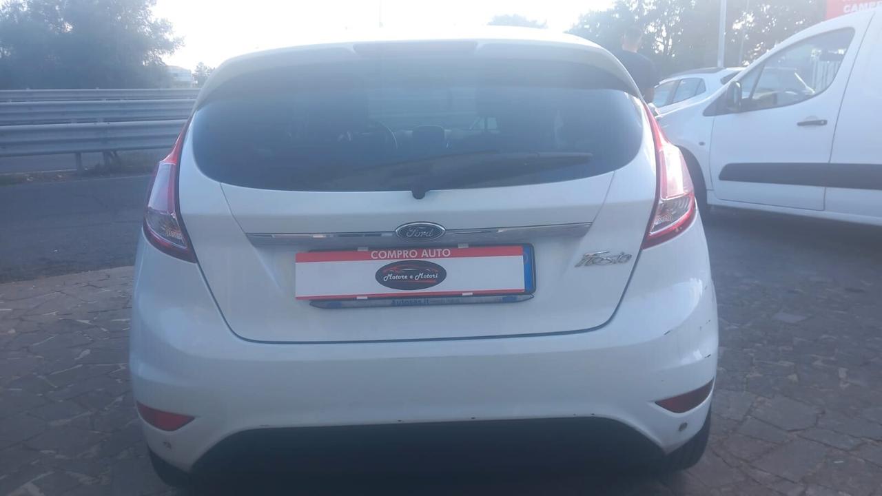 Ford Fiesta 1.5 TDCi 75CV 5 porte Titanium