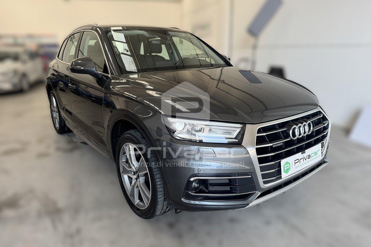 AUDI Q5 40 TDI quattro S tronic Business Design