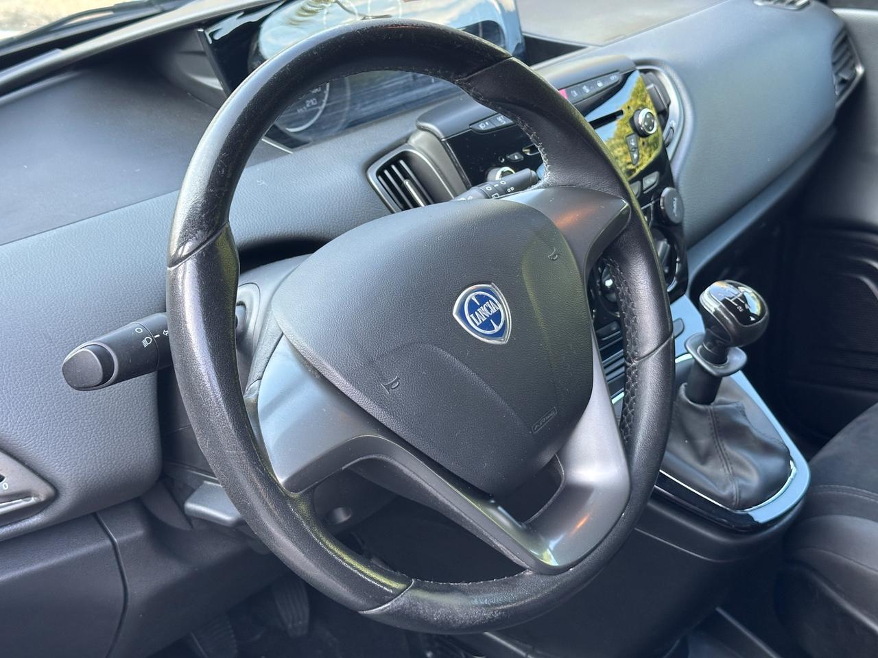 Lancia Ypsilon 1.2 69 CV 5 porte S&S Gold
