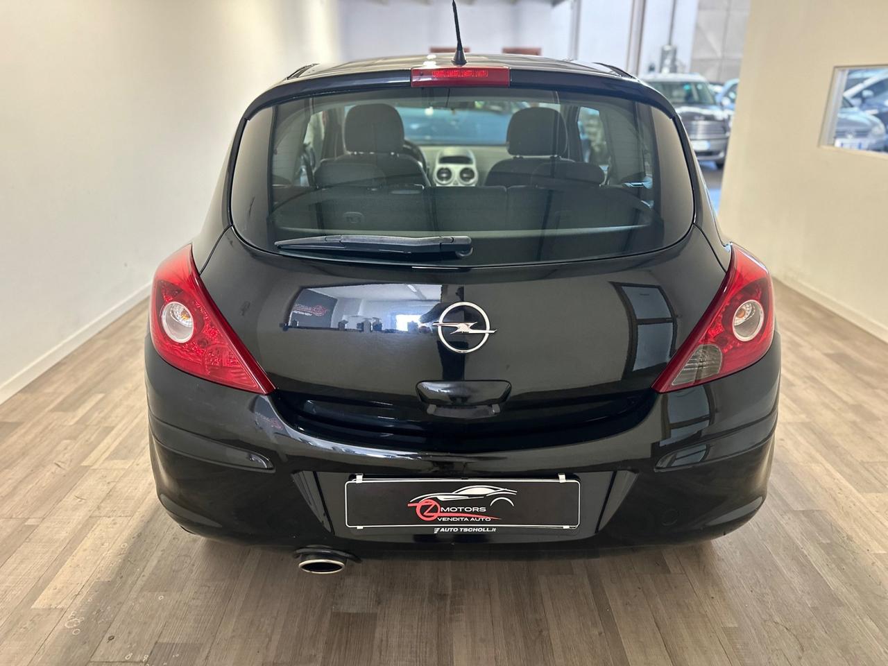 Opel Corsa 1.4 16V 3 porte Sport NEOPATENTATI