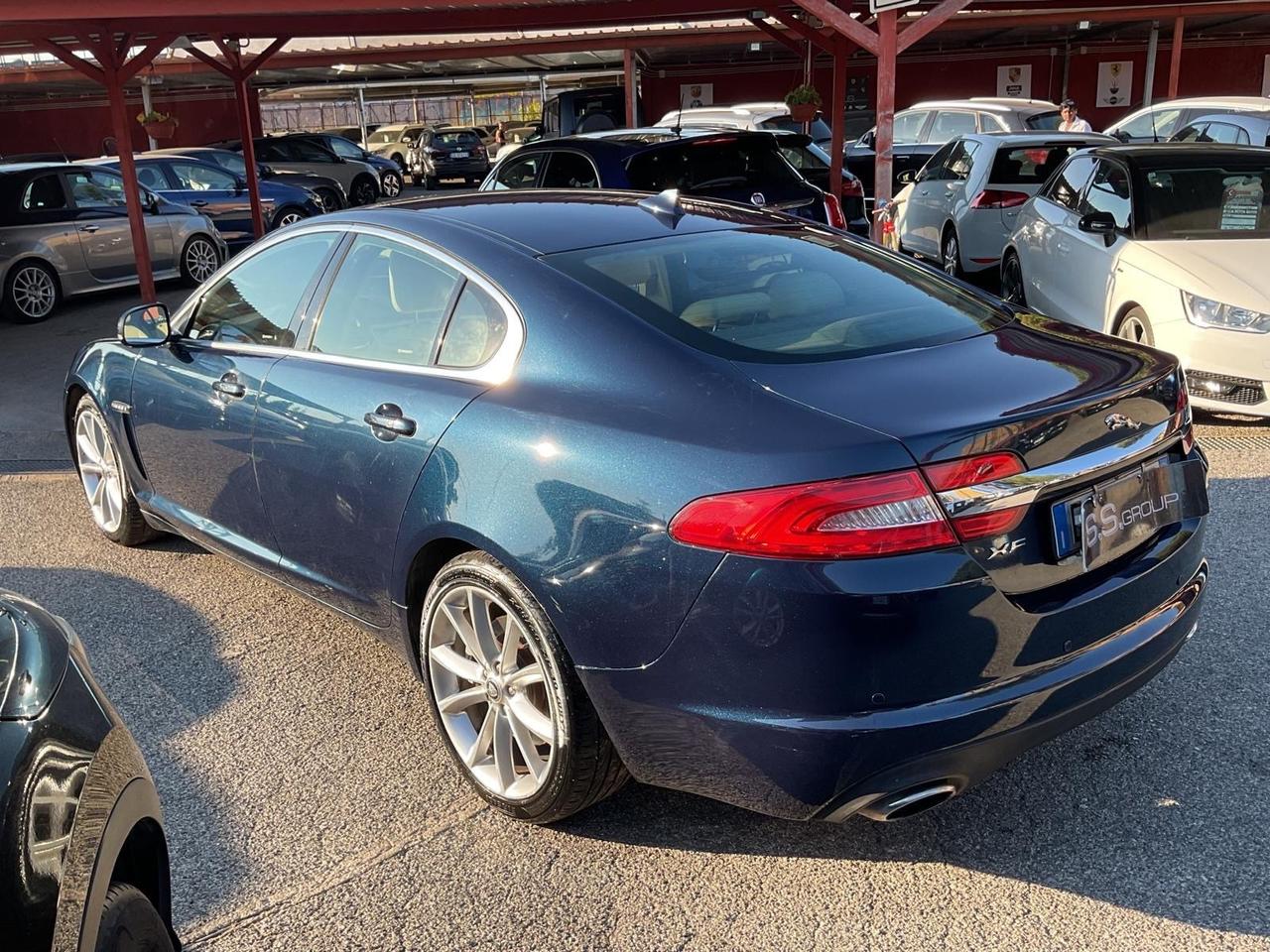 XF 3.0 D V6 Premium Luxury-unipro-rate-garanzia-