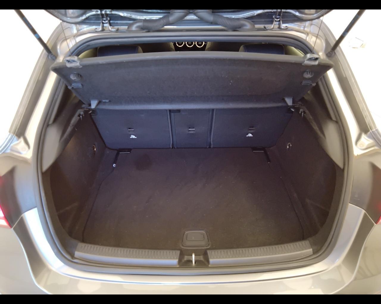 Mercedes-Benz Classe A - W177 2018 - A 180 d Sport auto