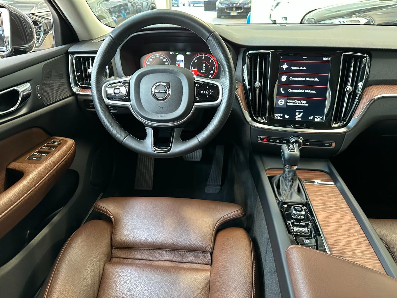 Volvo V60 2.0 d4 Inscription geartronic-19"-Carplay-Camera-Pelle