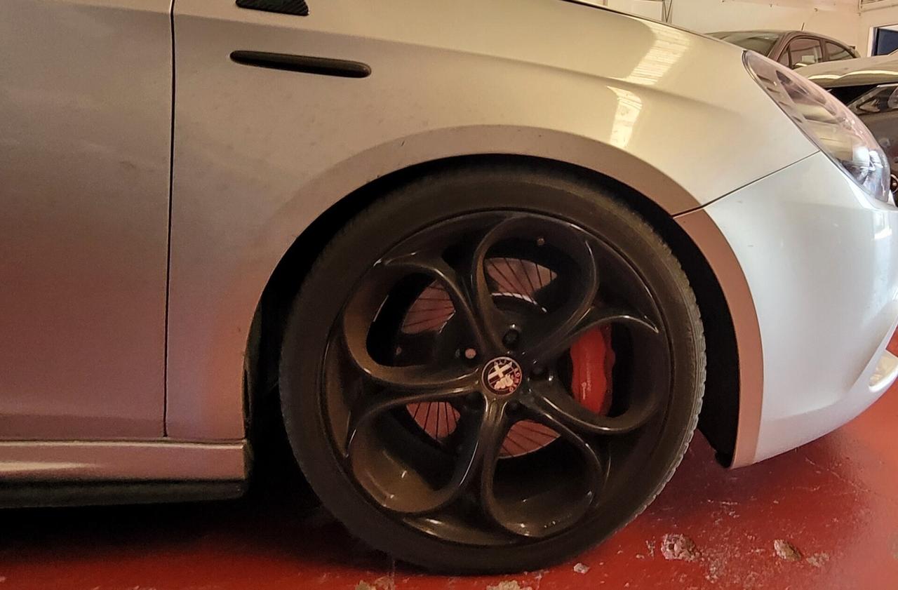 Alfa Romeo Giulietta 1750 TBi 235 cv Quadrifoglio Verde