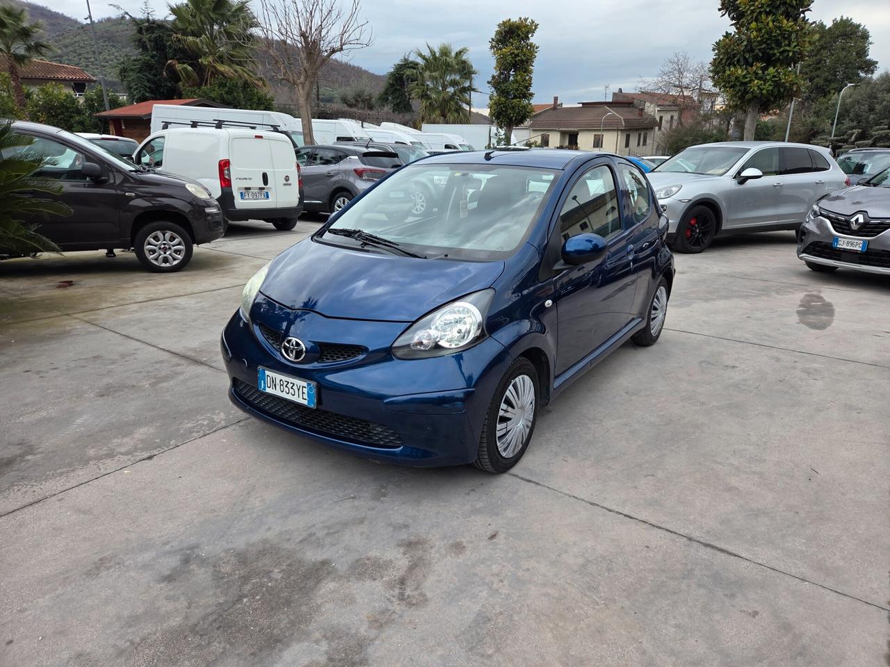 Toyota Aygo 1.0 benzina 3 porte - AUTOMATICA