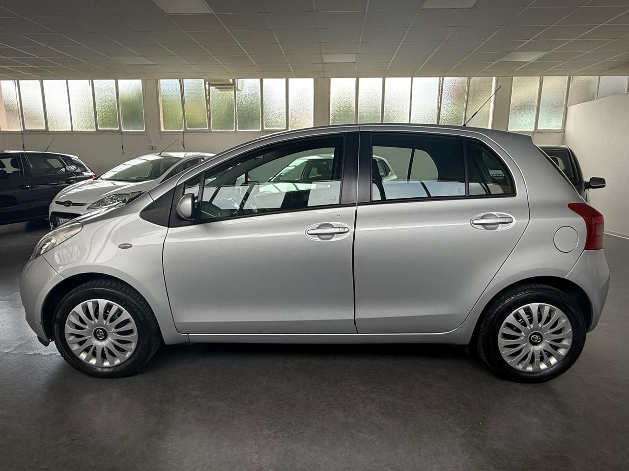 Toyota Yaris 1.0 5 porte Sol ok neopatentati