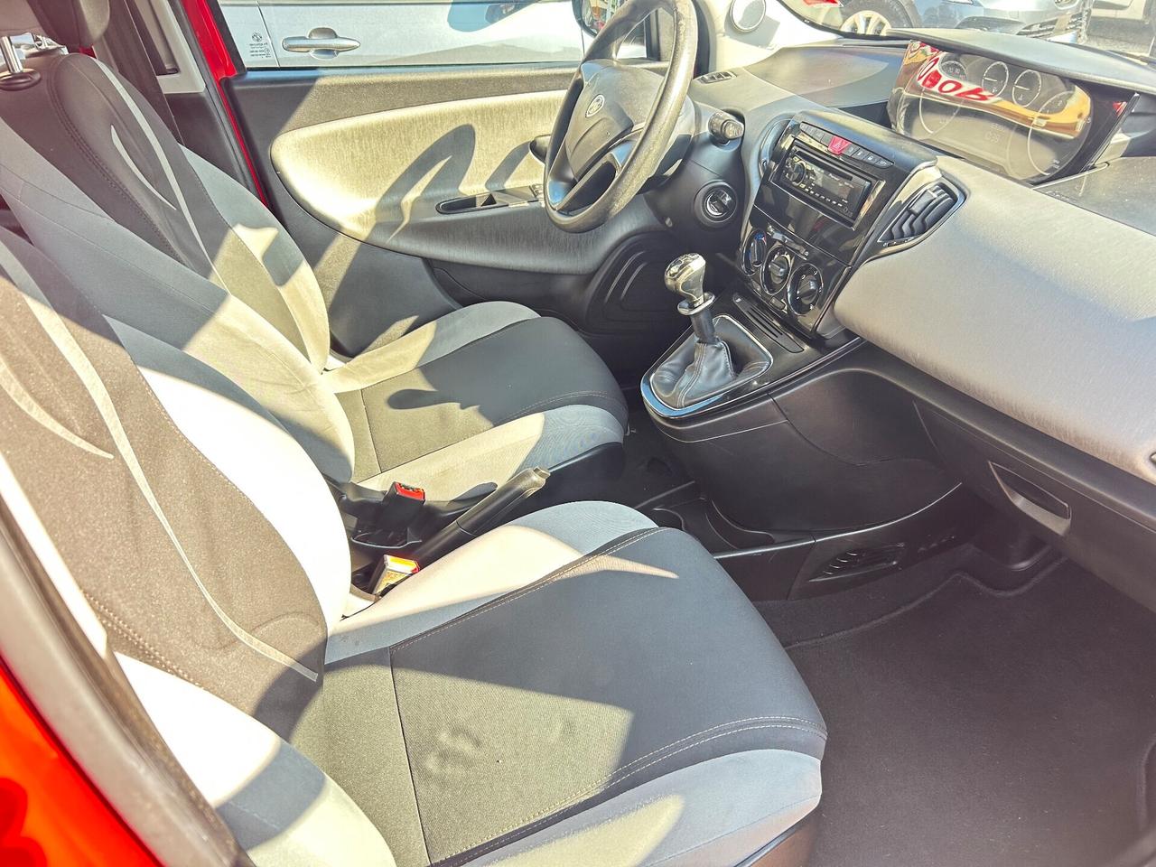 Lancia Ypsilon 0.9 TwinAir 85 CV 5 porte Metano Ecochic Gold