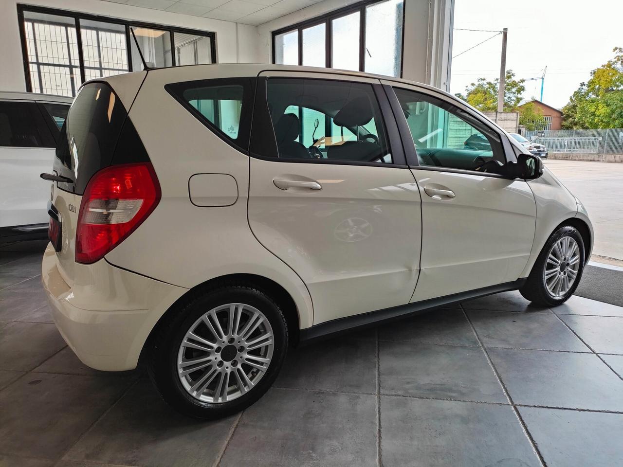 MERCEDES-BENZ A 160 CDI