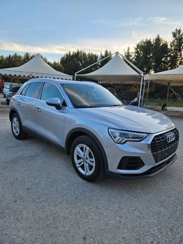 Audi Q3 35 TDI S tronic Business Advanced