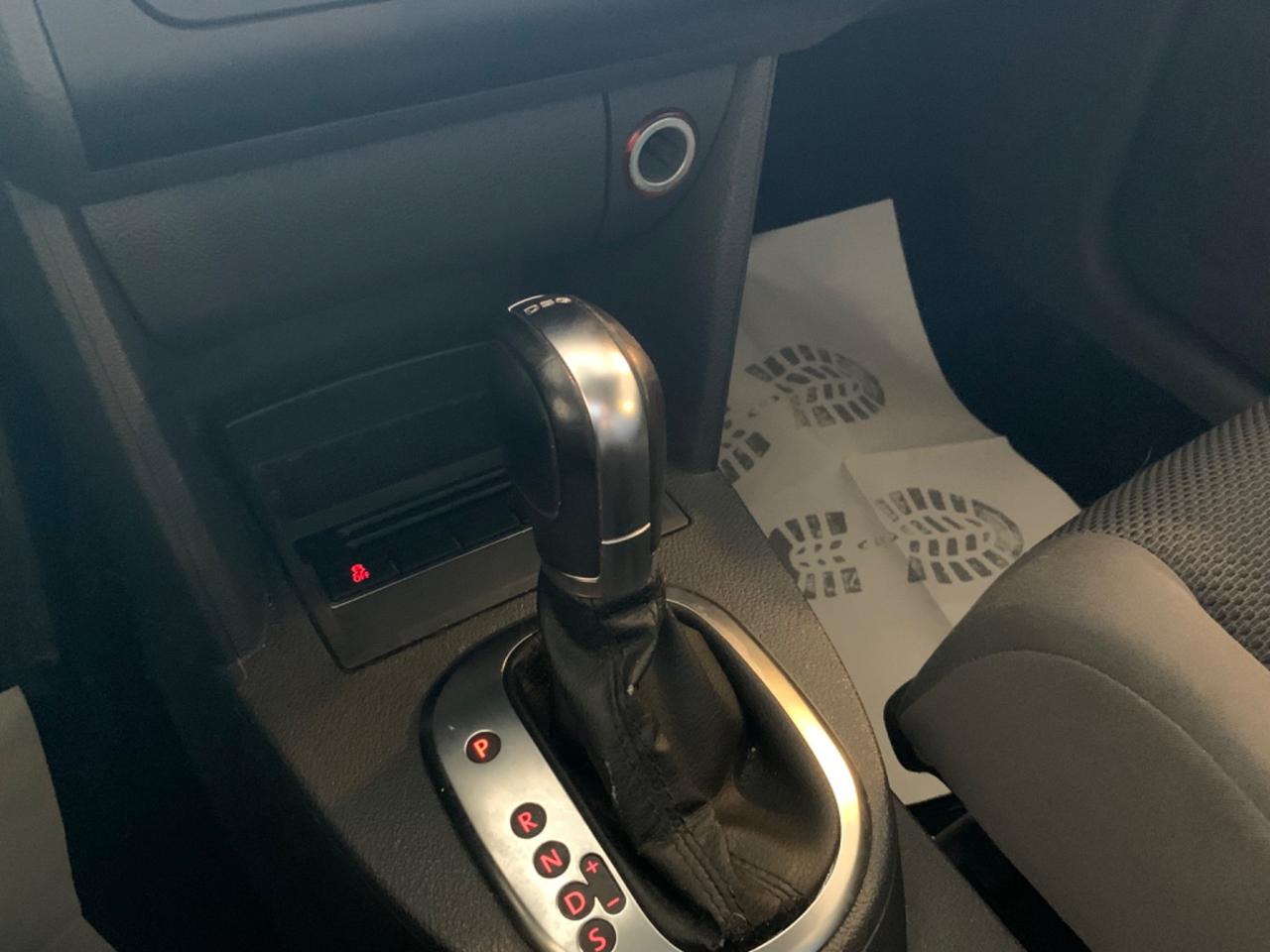 Volkswagen Touran Business 1.6 TDI DSG Comfortline