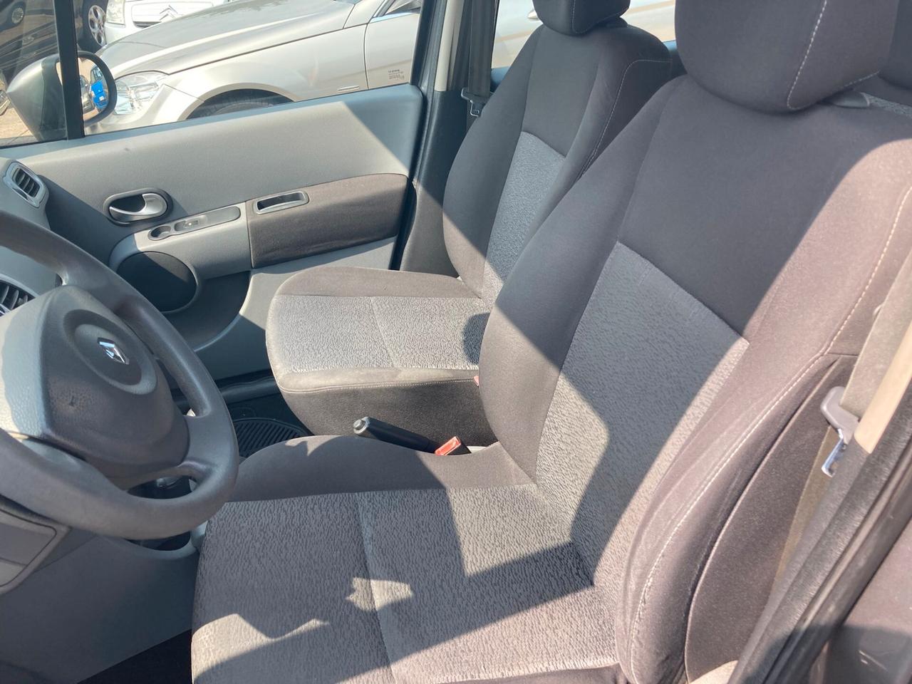 Renault Modus Grand 1.2 16V Dynamique