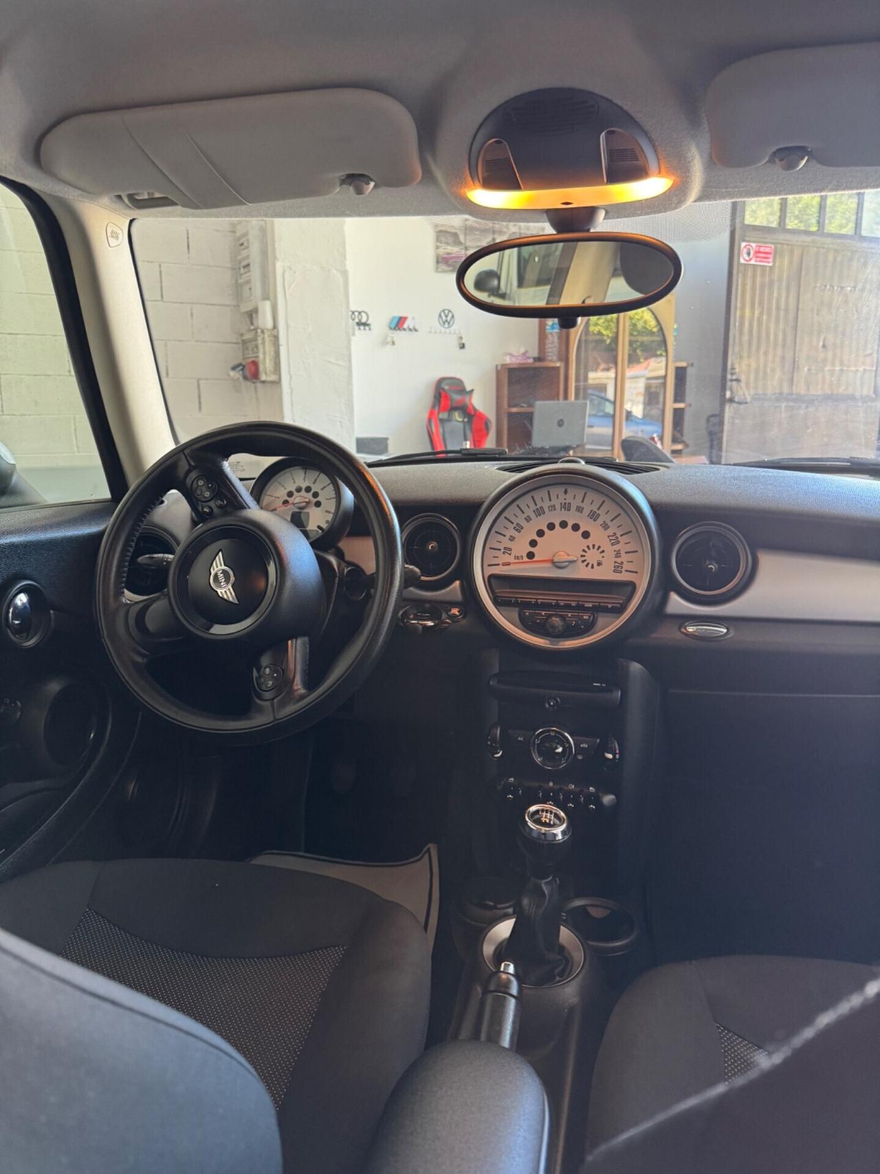 Mini 1.6 16V One (55kW)