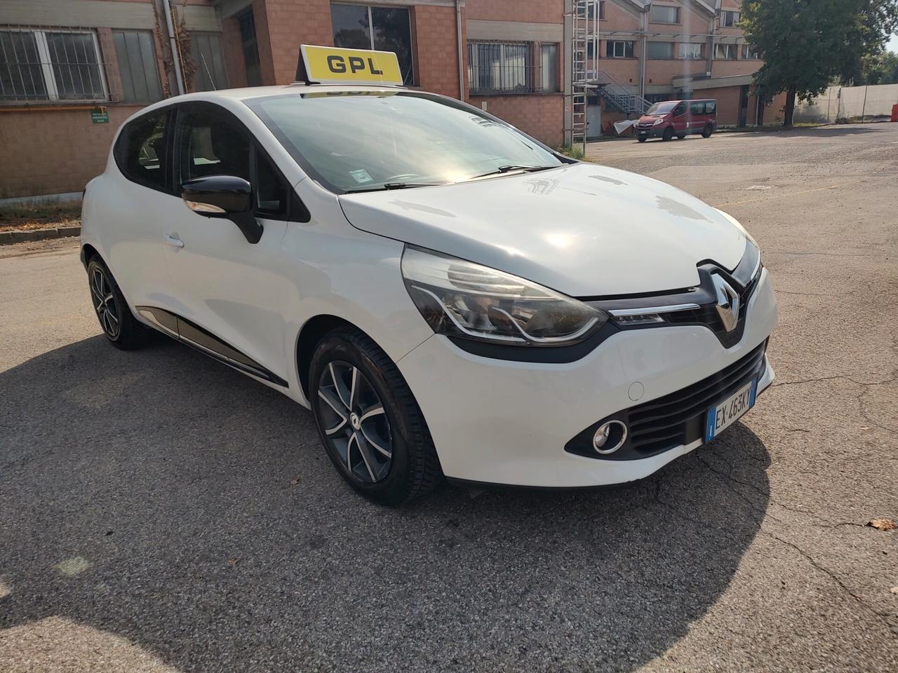 Renault Clio 1.2 75CV GPL 5 porte Live, BENZINA\GPL, OK NEOPATENTATI