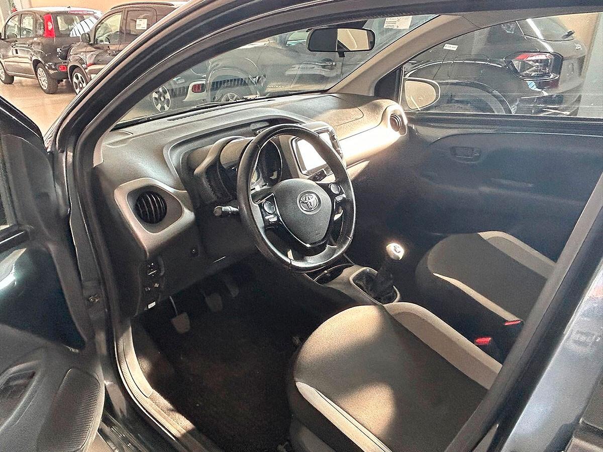 Toyota Aygo 1.0 VVT-i 69 CV 5 porte x-play