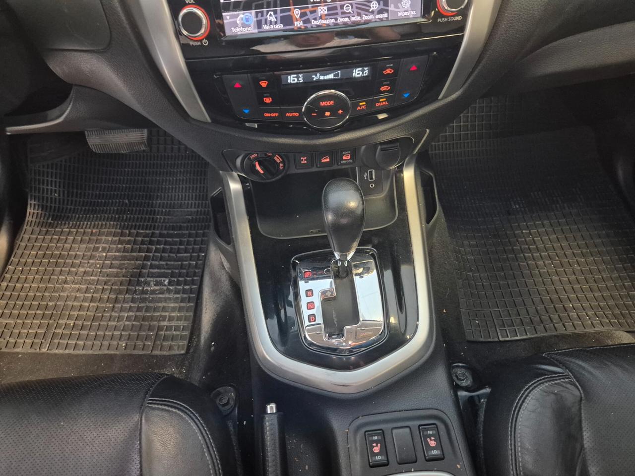 Nissan Navara 2.3 dCi 4WD Double Cab N-Connecta