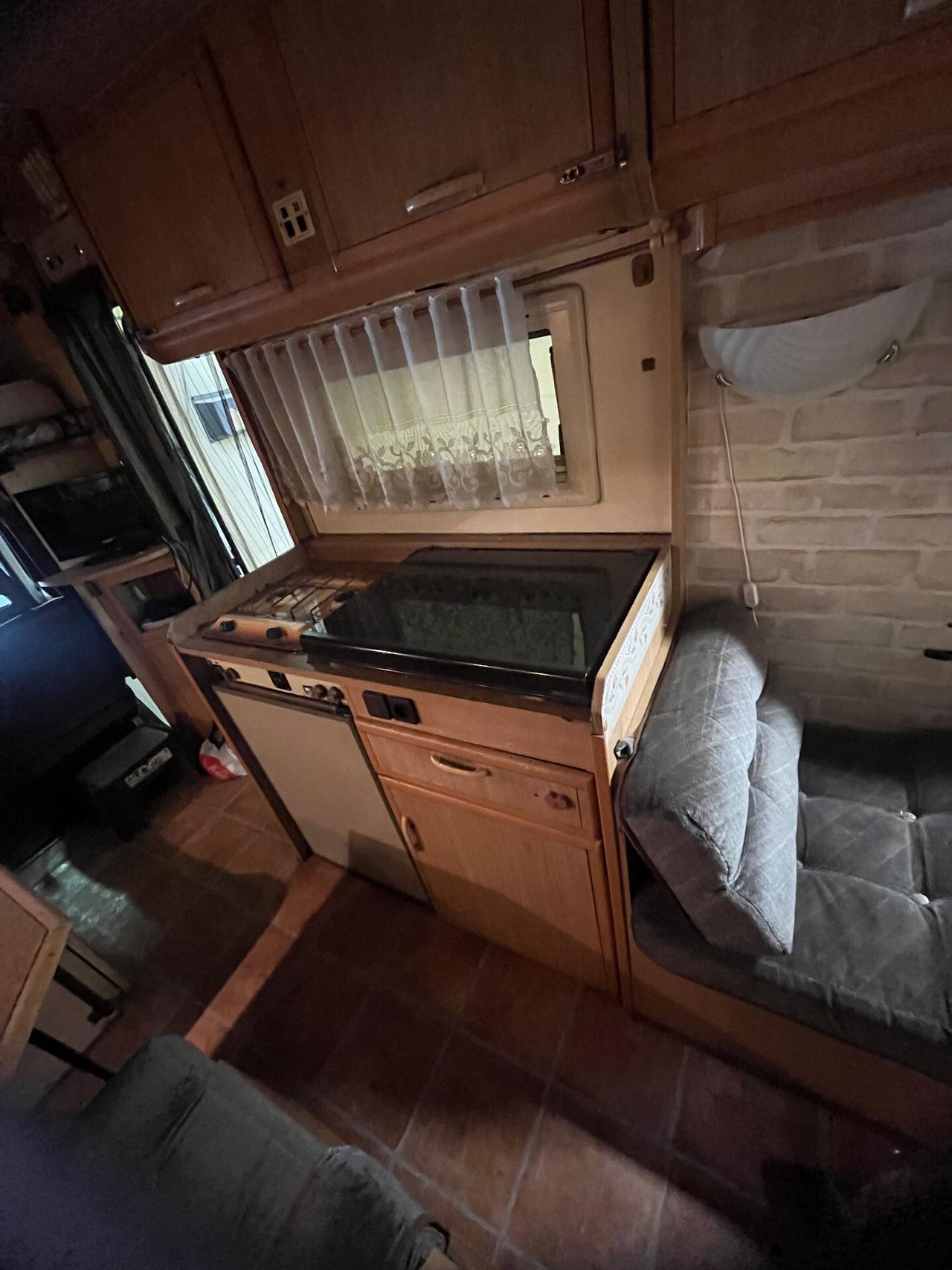CAMPER MANSARDATO FIAT DUCATO - ADRIA - OMOLOGATO 6 POSTI - 2.5D - 1989