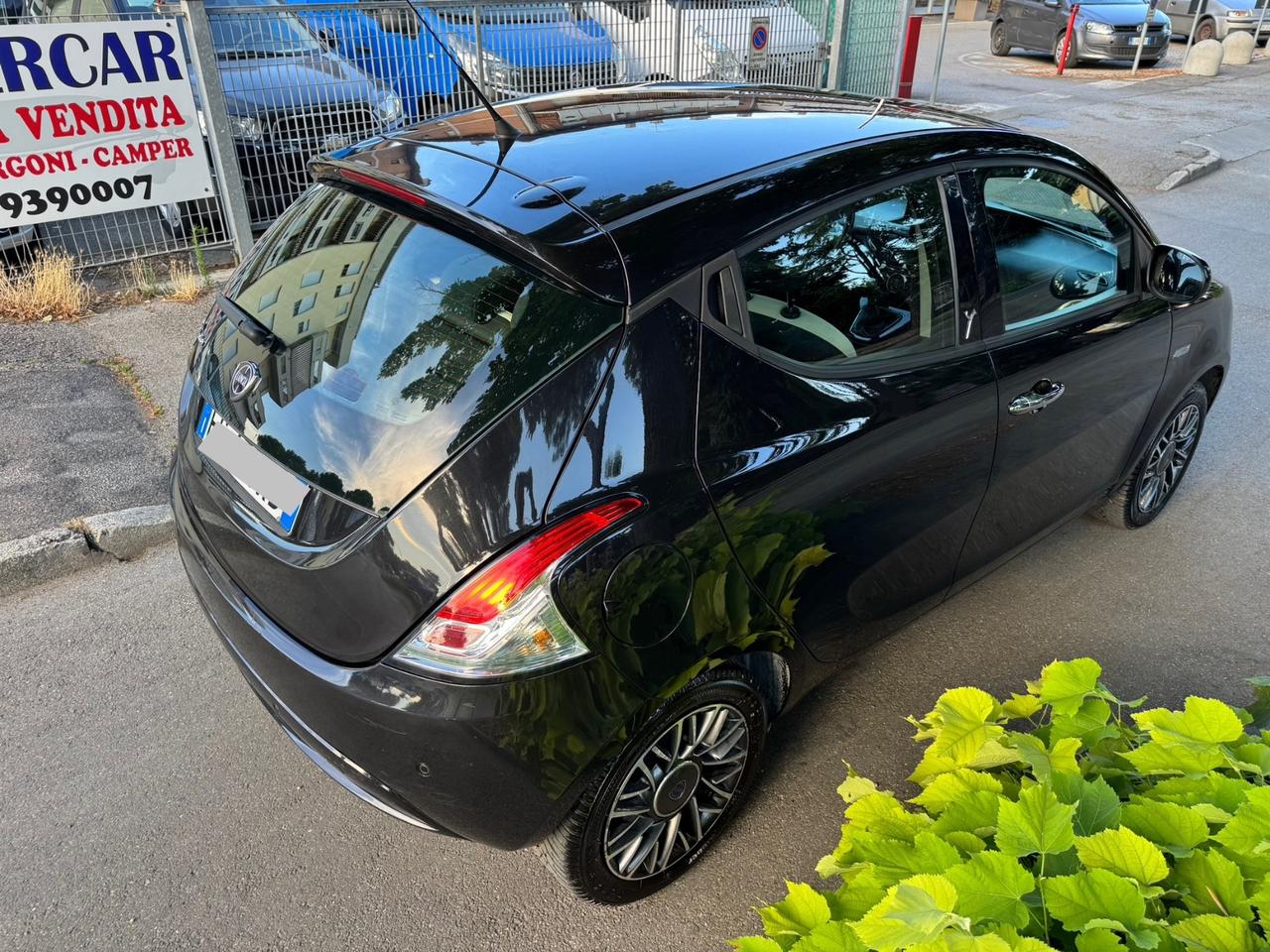 Lancia Ypsilon 1.3 MJT 95 cv neopaten garanzia 12 mesi