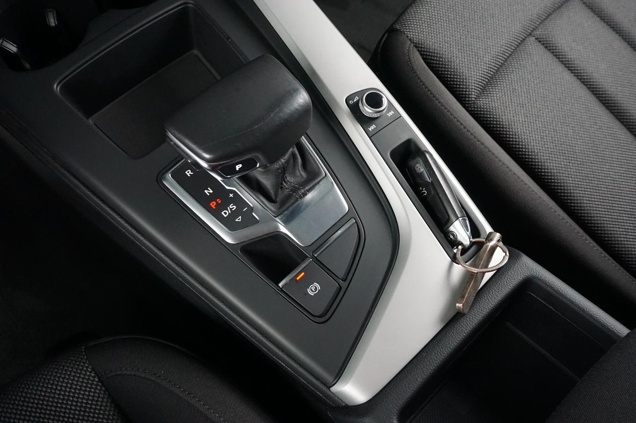 Audi A4 Avant 30 TDI/136 CV S tronic Business Advanced