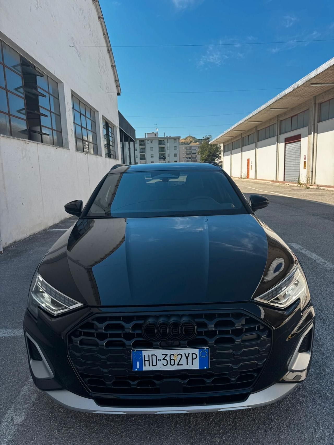 Audi A3 allstreet TDI 110 kW S tronic Identity Contrast