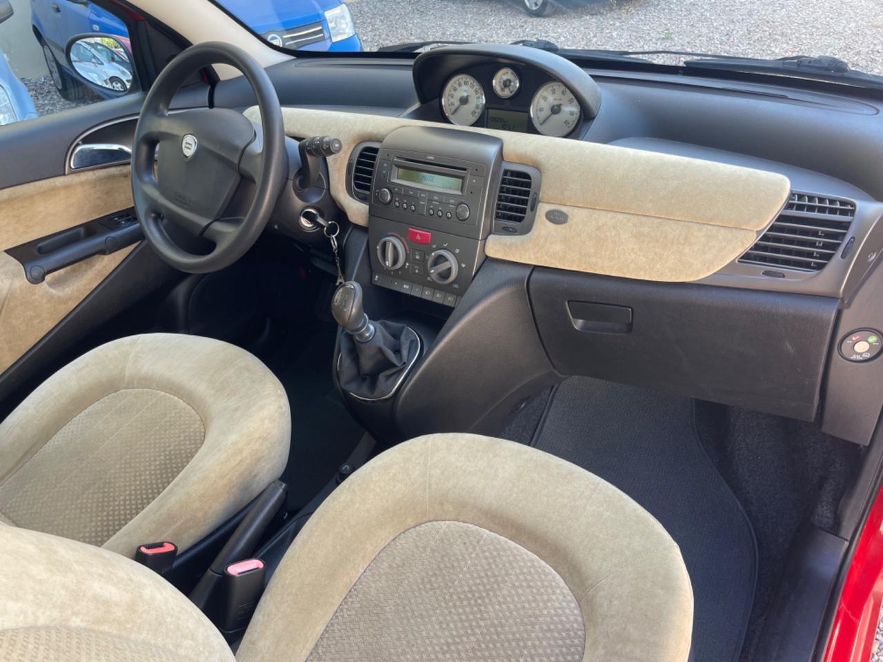 Lancia Ypsilon 1.2 km 109.000 Unica !