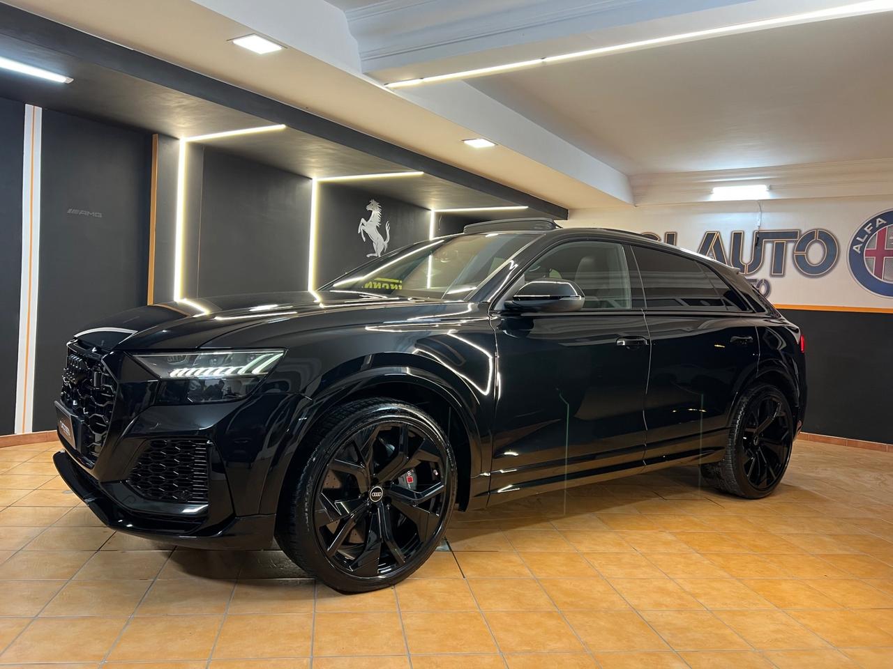 Audi Q8 RS TFSI V8 quattro tiptronic