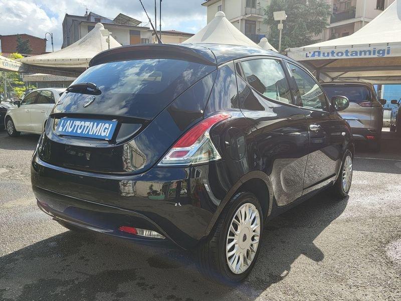 Lancia Ypsilon Ypsilon 1.2 69 CV 5 porte S&S Silver