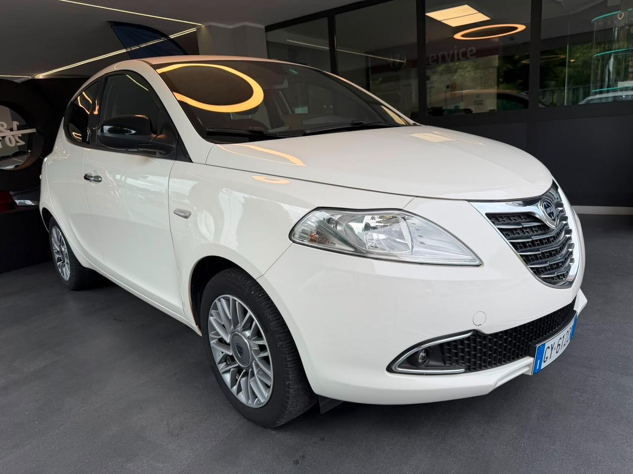 Lancia Ypsilon 1.2 69 CV 5 porte S&S Gold