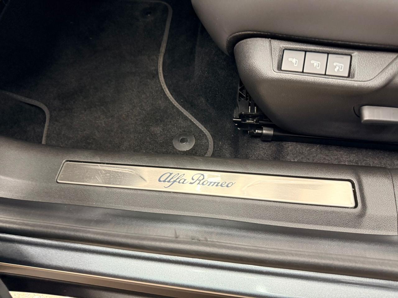 Alfa Romeo Junior 1.2 145 CV Hybrid eDCT6 Speciale