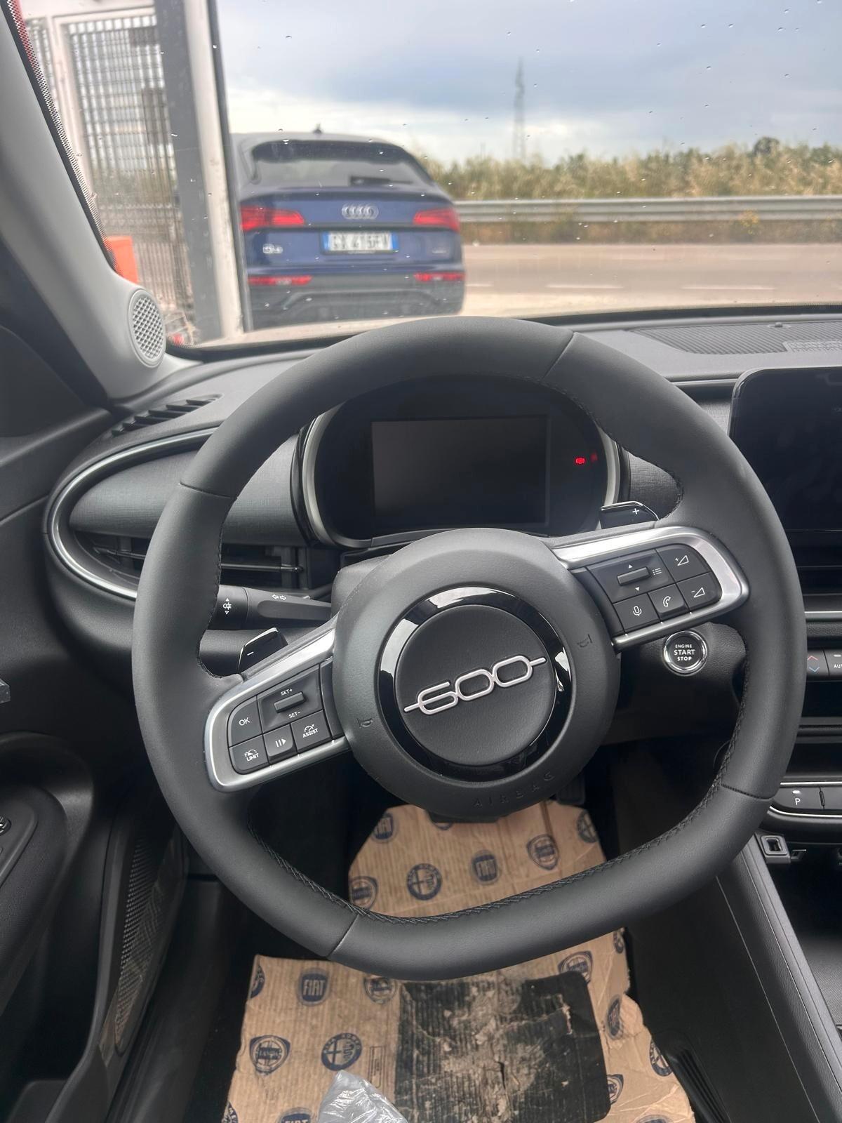 Fiat 600 Hybrid 110 CV DCT MHEV Pop