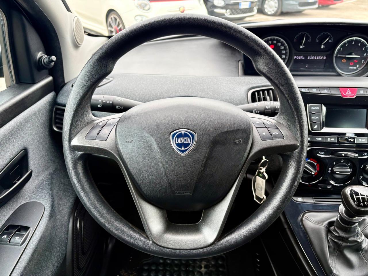 Lancia Ypsilon 1.0 70Cv FireFly 5 porte Hybrid Silver