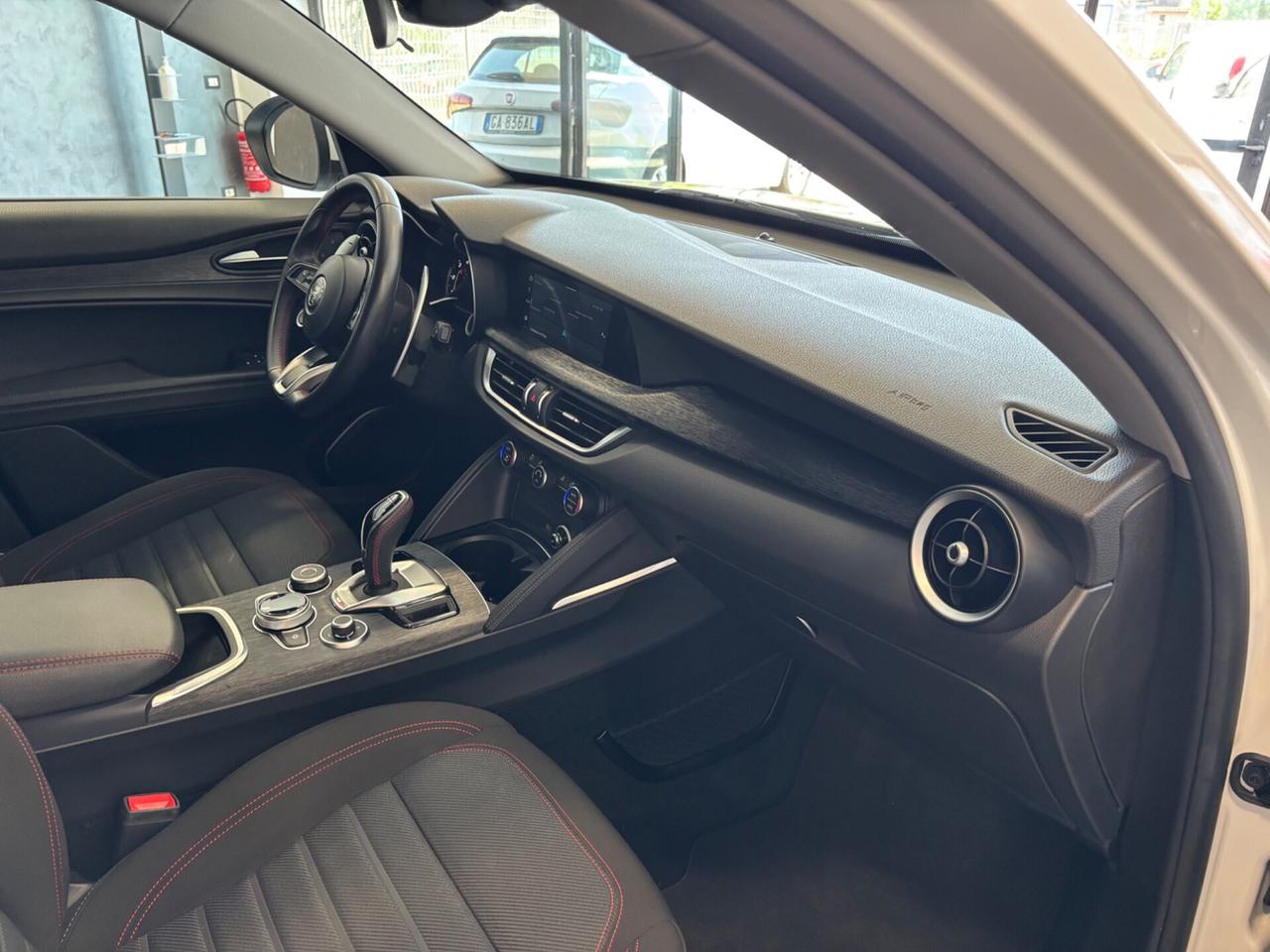 Alfa Romeo Stelvio 2.2 Turbodiesel 190 CV AT8 Q4 Business