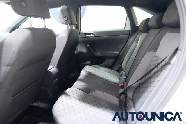 VOLKSWAGEN Taigo 1.0 TSI 110 CV DSG R-LINE FULL LED TETTO PANORAMA