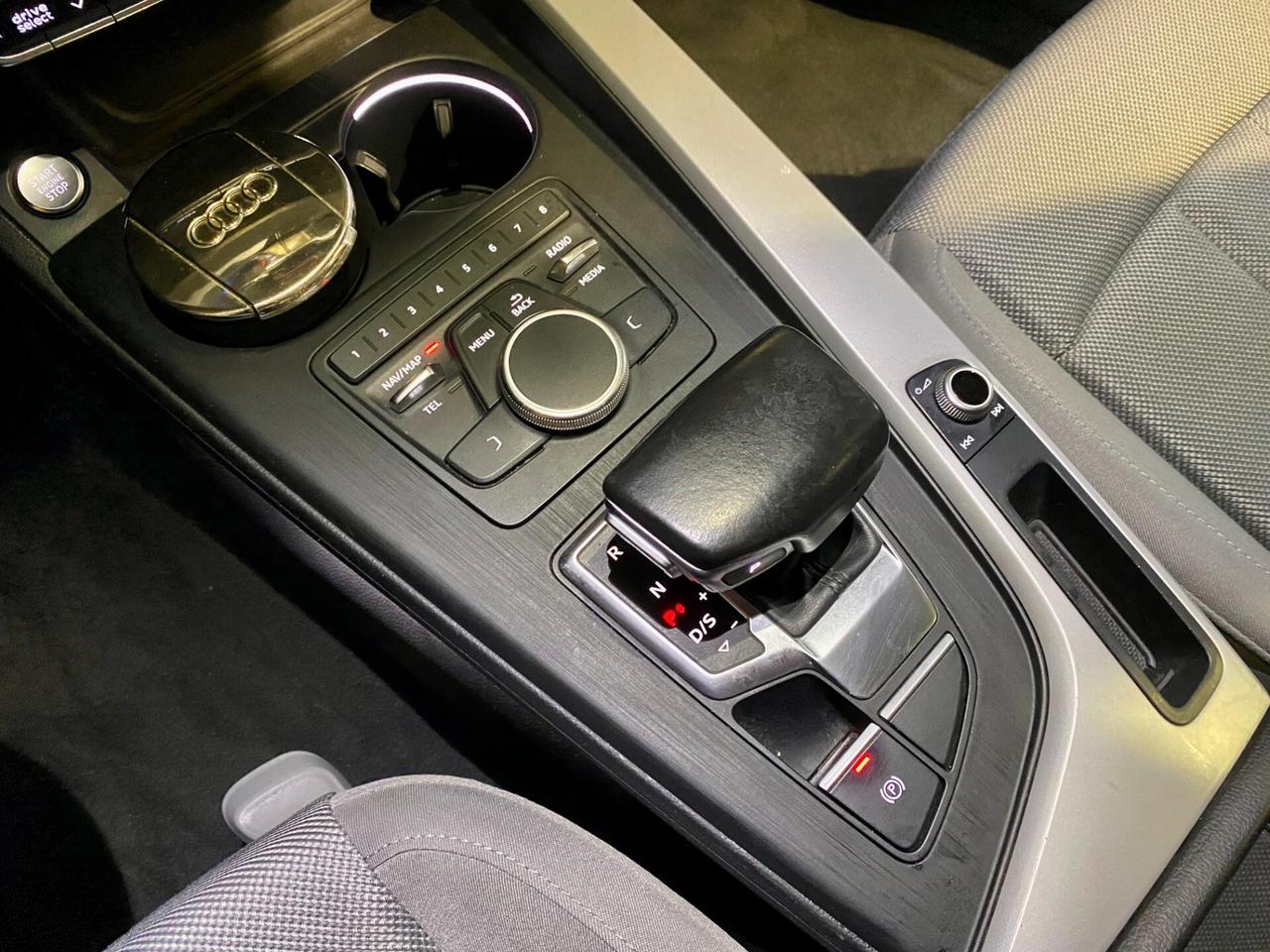 Audi A4 2.0 TDI 150 CV ultra S tronic Design.12/2015