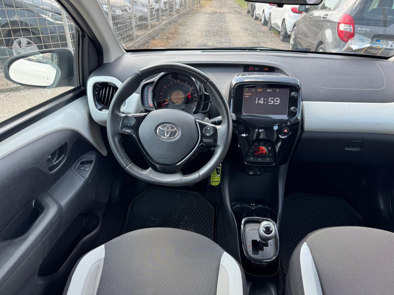 Toyota Aygo 1.0 VVT-i 69 CV 5 porte x-clusiv MMT