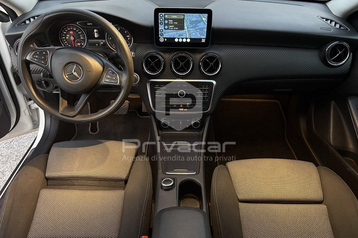 MERCEDES GLA 200 d Automatic Business