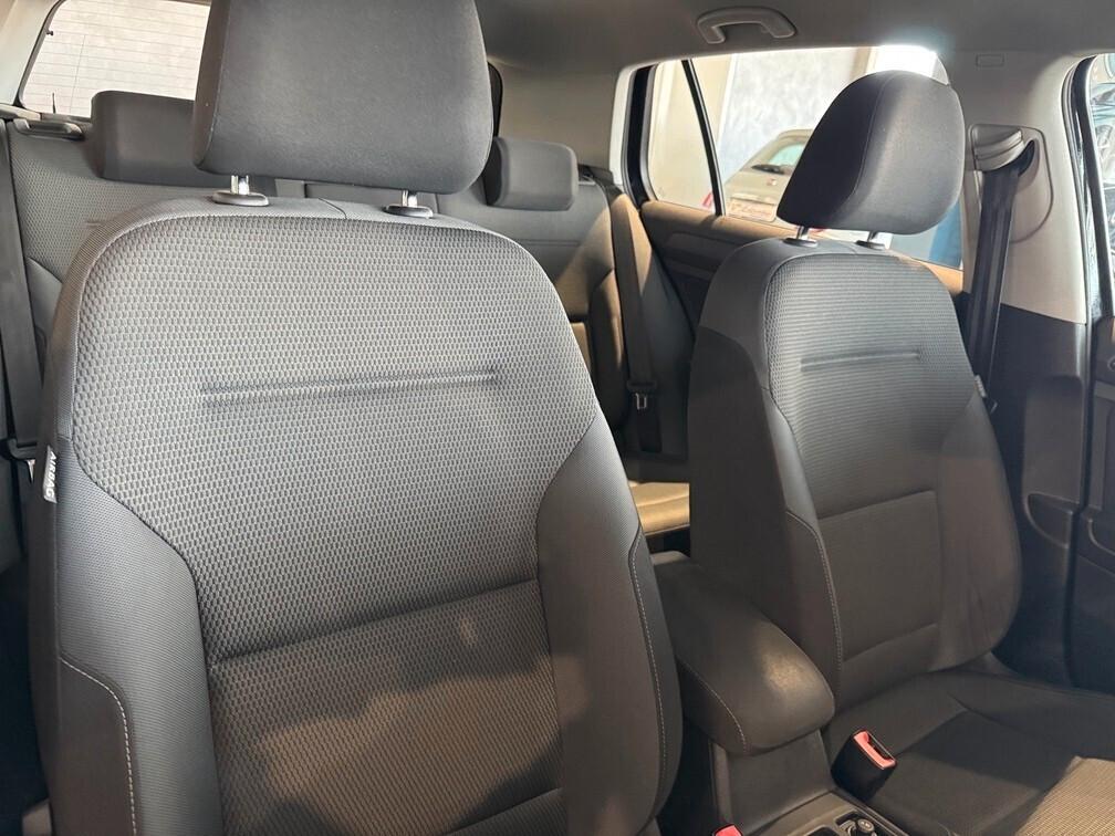 Volkswagen Golf VII 5p 1.6 tdi Business 115cv dsg Navi App Conn 16" Neopat