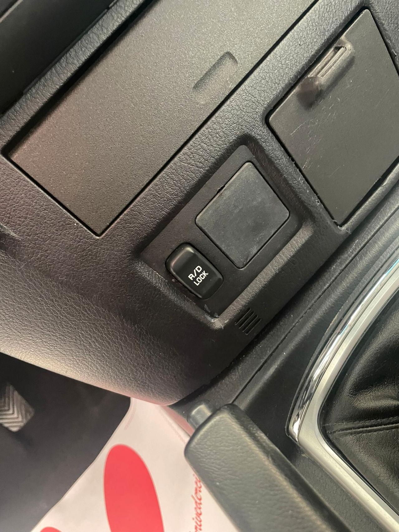 Pajero 3.2 cr Intense 200cv BLOCCO DIFFERENZIALE