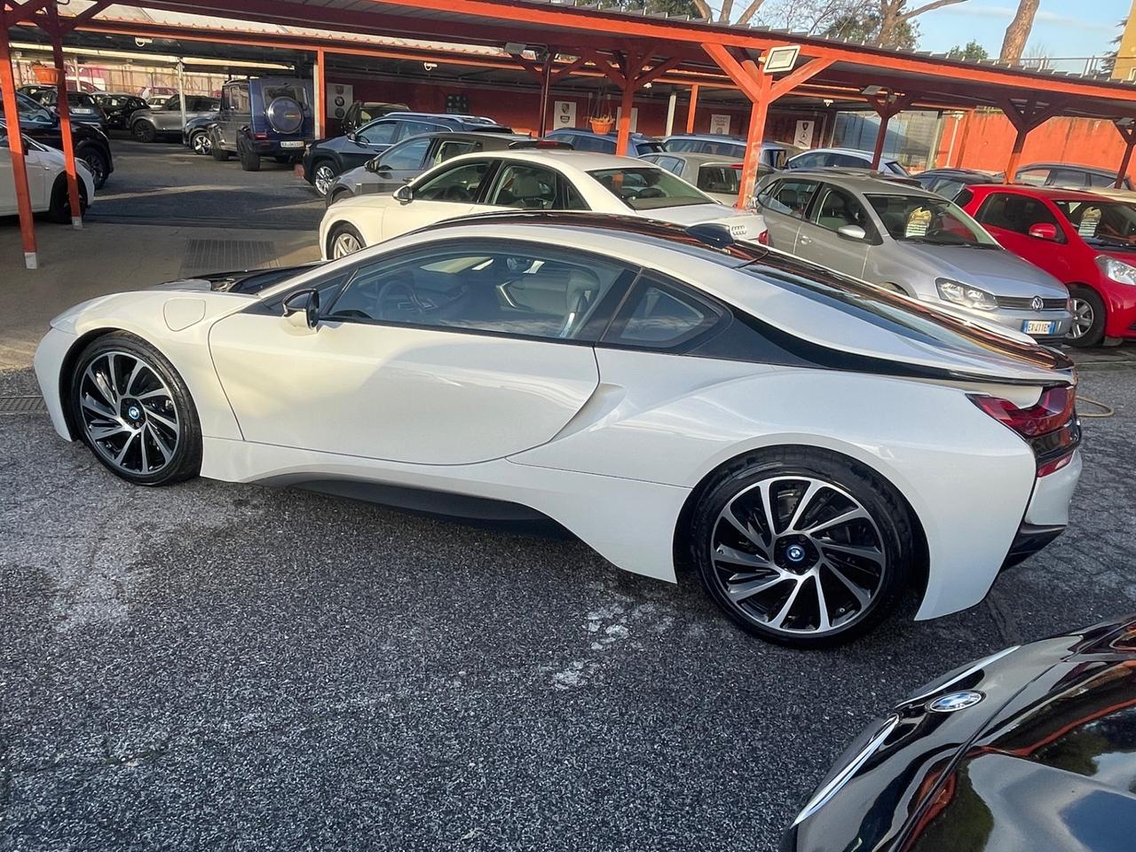 Bmw i8. (( 17 MILA KM -UNICA IN ITALIA ))