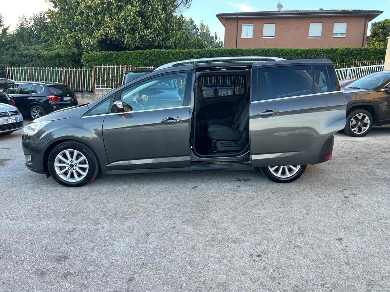 Ford C-Max7 1.5 TDCi 120CV 7 Posti Gancio Traino