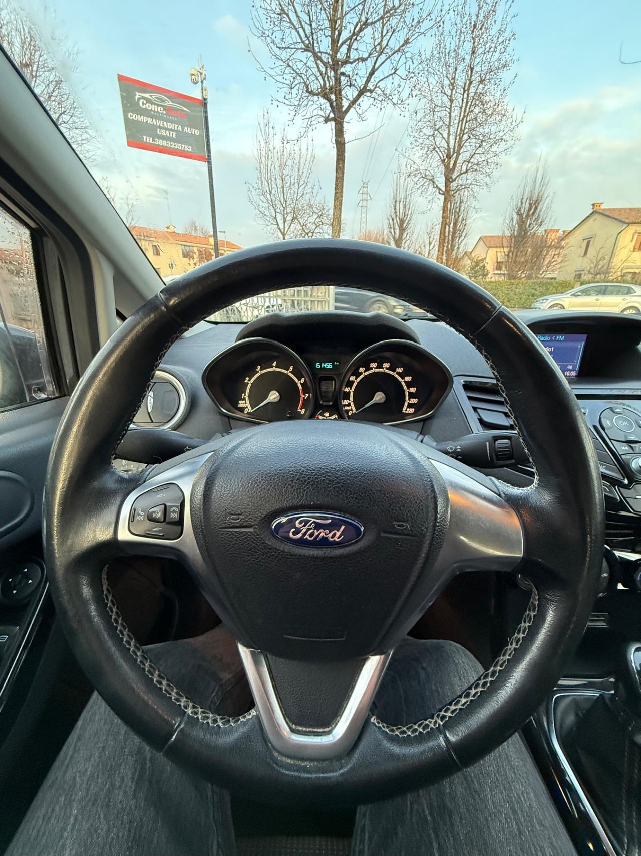 Ford Fiesta 1.2 60CV 5 porte Black & White Edition