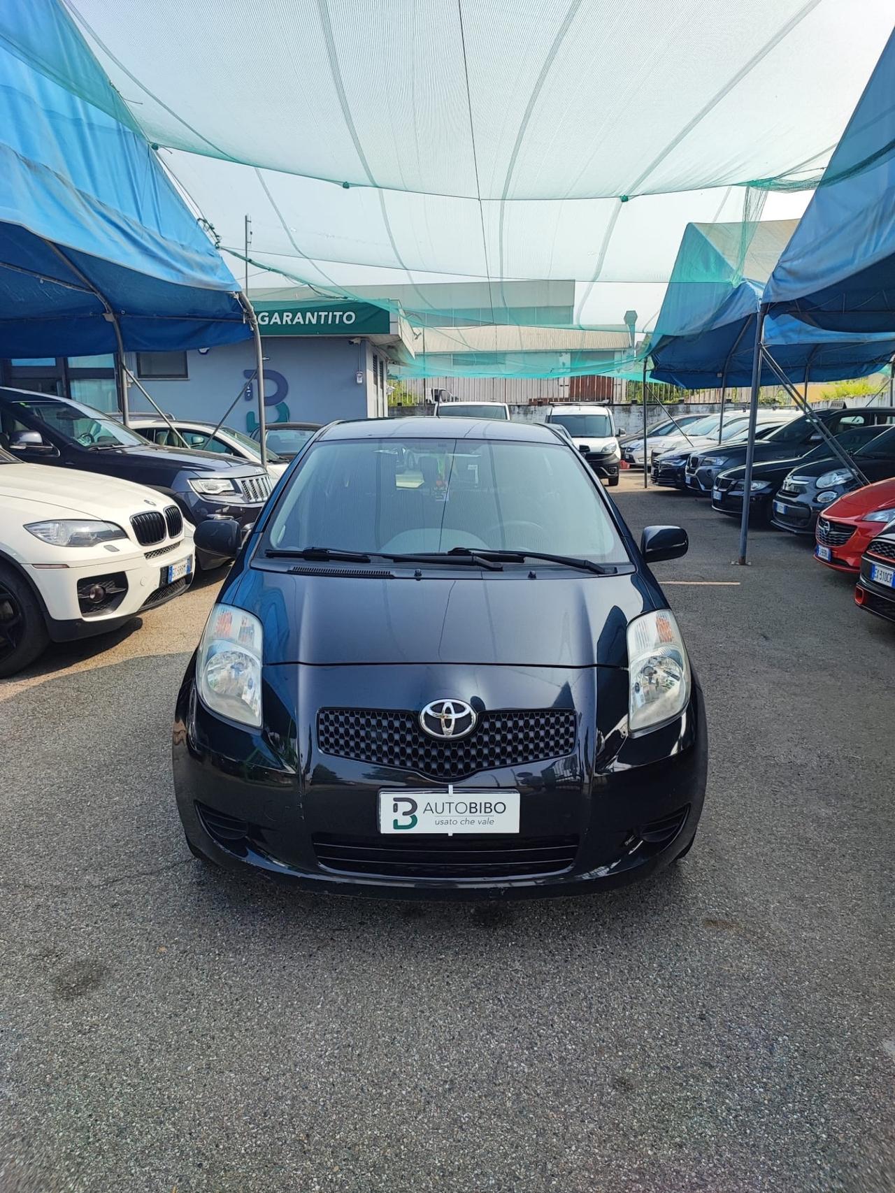 Toyota Yaris 1.0 5 porte Sol