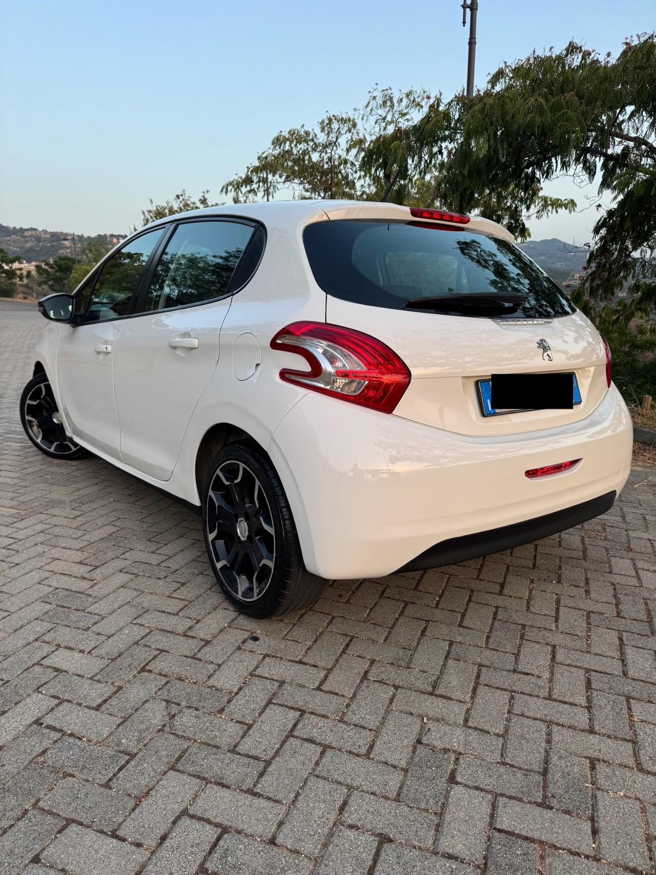 Peugeot 208 1.4 HDi 68Cv Euro6 2015