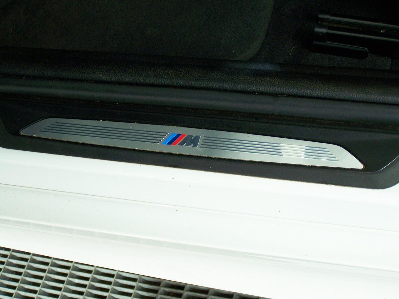 Bmw 118 M SPORT PACK SHADOW 18" SENS PARK DOPPI SEDILI RISCALDATI CRUISE CONTROL NAVY IN ARRIVO OPZIONABILE