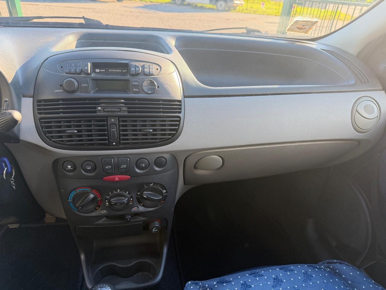 Fiat Punto 1.2i cat 5 porte ELX