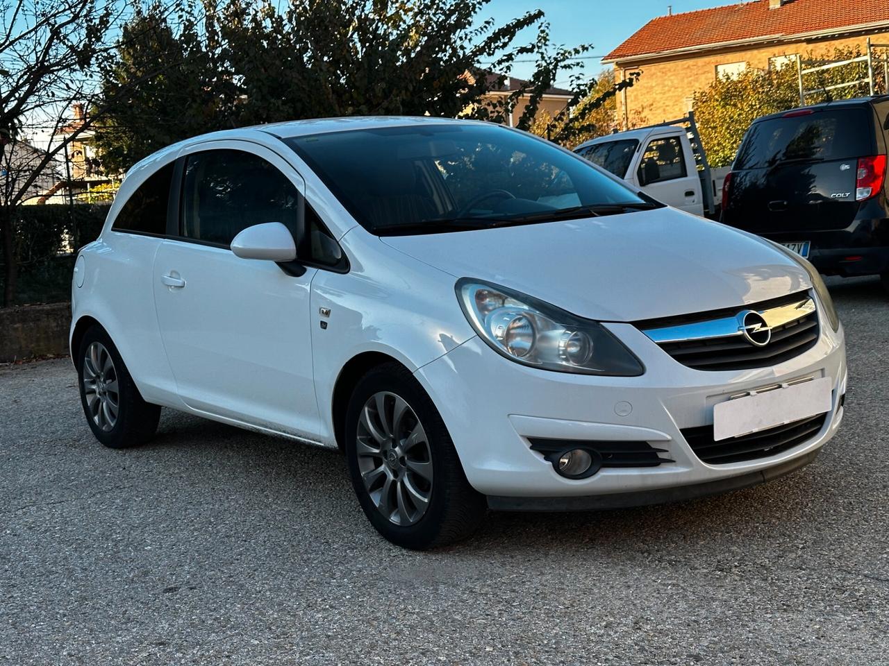 Opel Corsa 1.2 3 porte Club "NEOPATENTATI"