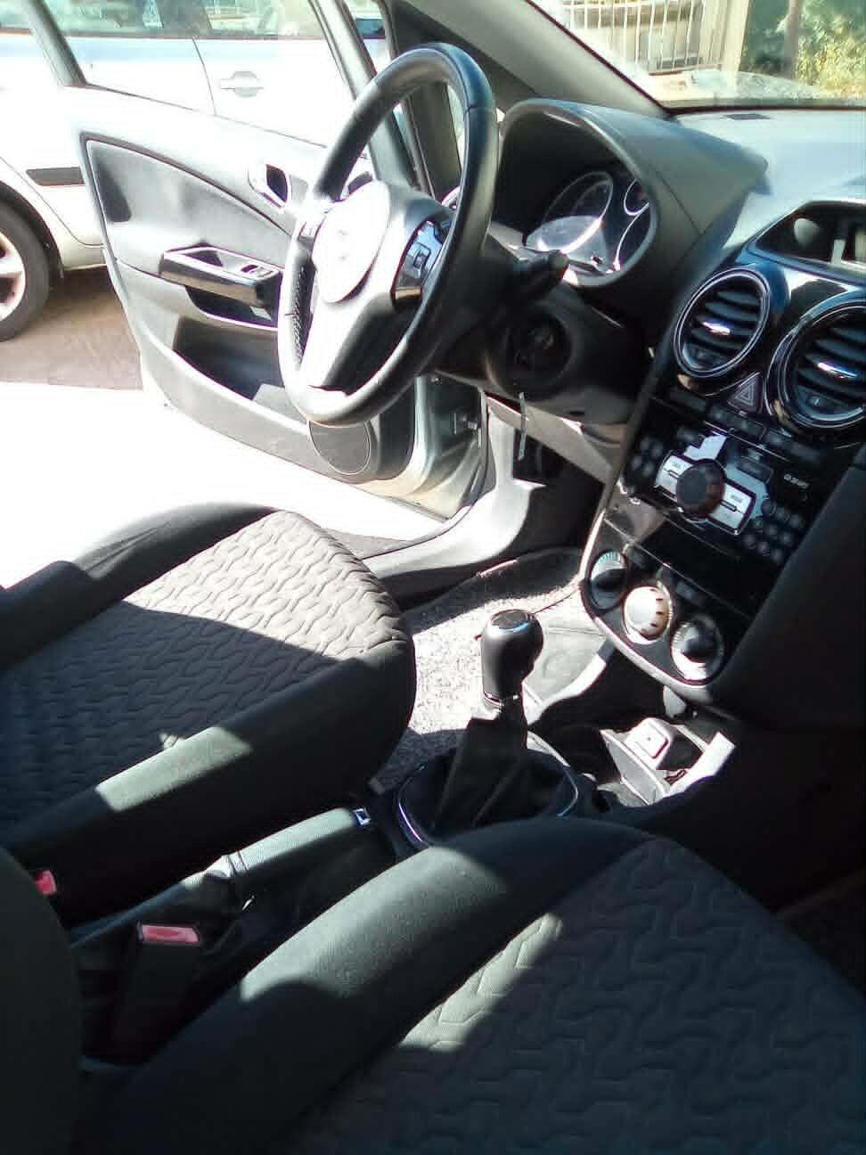 Opel corsa 1.2 5 porte gpl